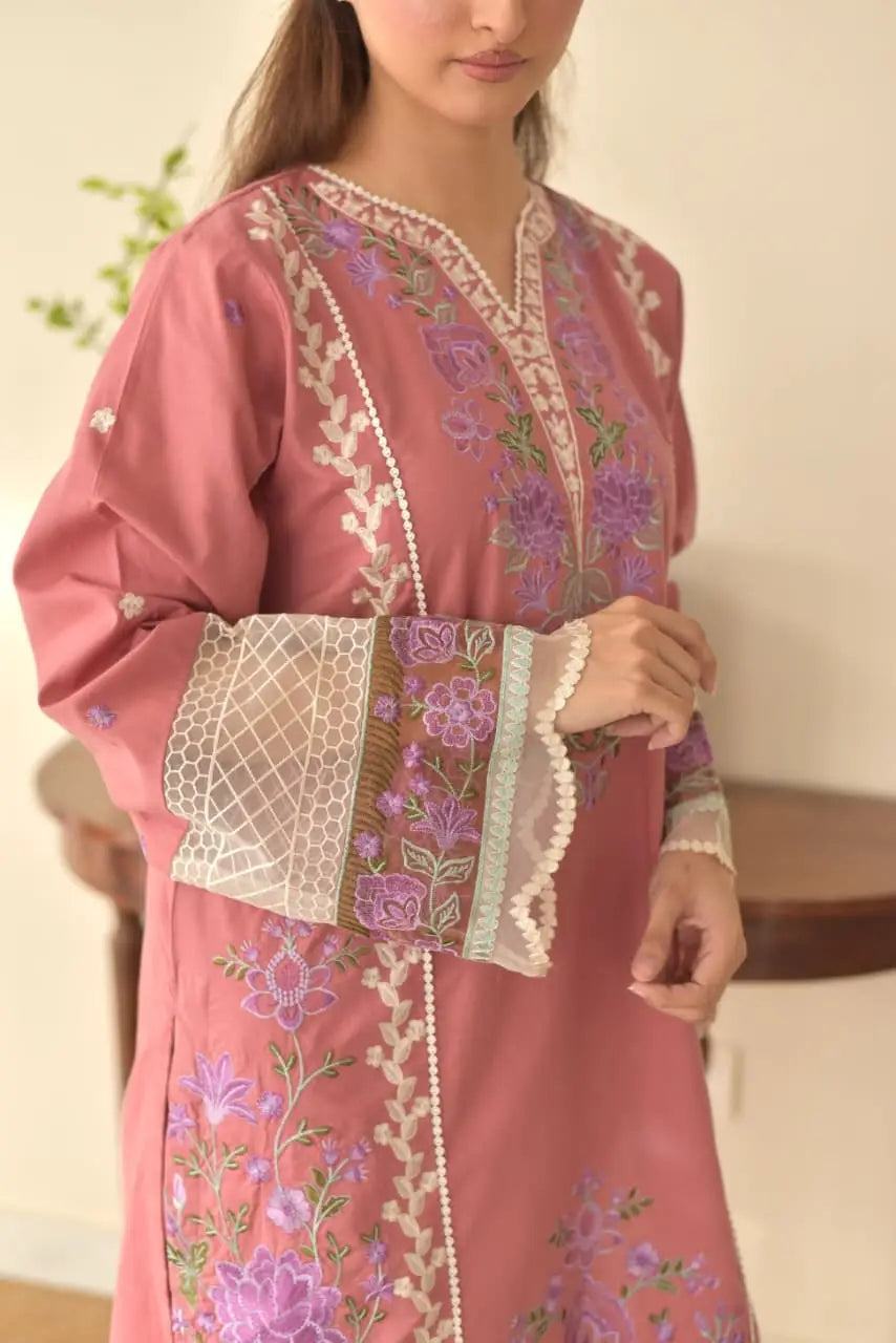 3 Pcs Women's Stitched Cotton Lawn Embroidered Suit
