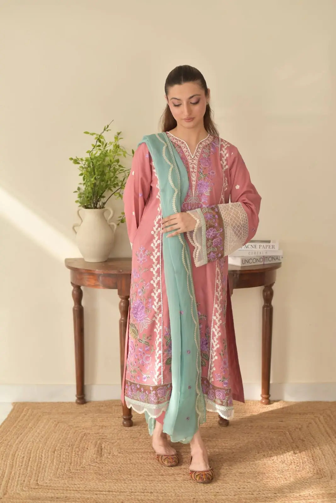 3 Pcs Women's Stitched Cotton Lawn Embroidered Suit